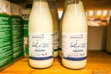 Latte di capra bio negozio