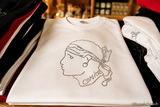 Weisses Corsica-T-Shirt - Korsische Souvenirs A Sporta - Corte, Korsika
