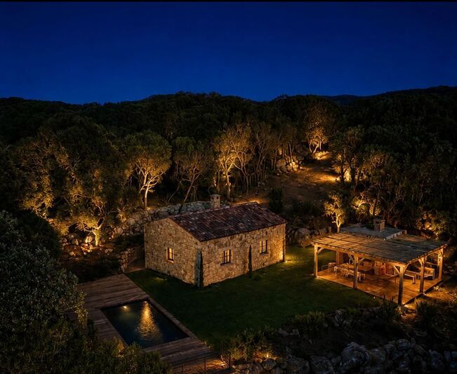 Villa Minustello illuminated at night - Tarra di Sognu Estate in Figari, Corsica