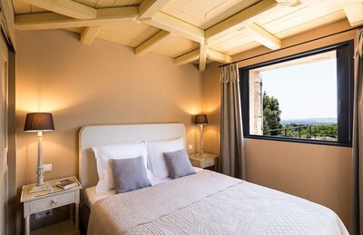 Comfortable bedroom - Villa Niellucciu by Clos Canarelli in Southern Corsica