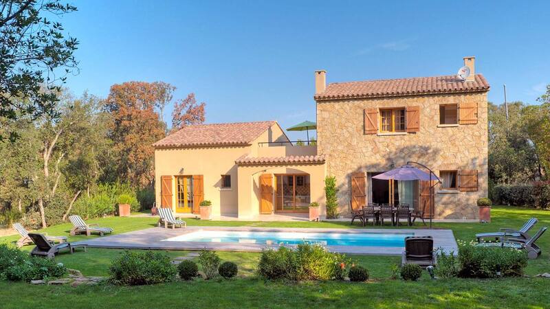 Location de luxe etoiles avec piscine domaine finili cauro corse du sud