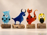Figurines d'animaux en verre - Créations Atraverre sur bois flotté