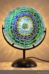 Lampe ronde bleu et vert en verre fusionné - Atraverre