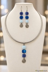 Parure en verre bleu - Collier et boucles d'oreilles coordonnés
