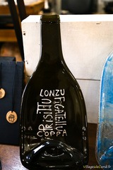 Abgeflachte Glasflasche als Tablett - Verrerie Atraverre - Calvi, Korsika