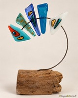 Poisson suspendu en verre coloré - Montage sur bois flotté