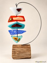 Poisson suspendu en verre multicolore - Création sur support en bois