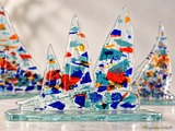 Voiliers décoratifs en verre fusionné multicolore - Atraverre