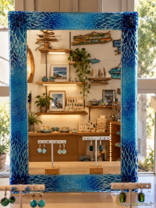 Miroir à encadrement bleu en verre fusionné - Atraverre