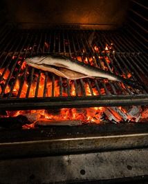 Pesce alla griglia cotto al fuoco di legna - Ristorante Chez Marc a Centuri nel Capo Corso