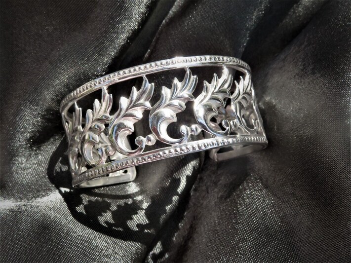 Damen-Halbmanschette - Handgefertigter Schmuck