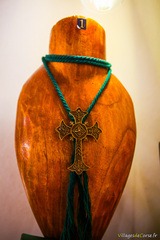 Handgefertigte Bronze-Kreuz-Halskette - Les Bijoux By Bulles - Calvi, Korsika