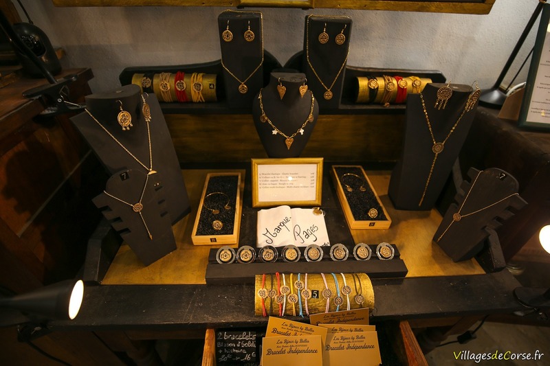 Korsisches handgefertigtes Bronze-Schmuckstück - Les Bijoux By Bulles - Calvi, Korsika
