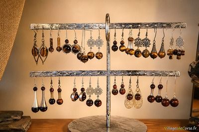 Boucles oreilles artisanales oeil de tigre pierres naturelles corse