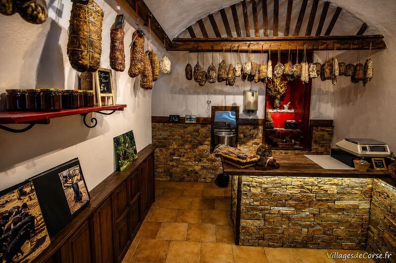Boutique de charcuterie corse artisanale - Allevu u Porcu Cappusgiu à Loreto-di-Casinca