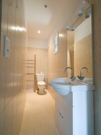 Badezimmerblick, Wohnungsvermietung in Vallecalle, Oberkorsika