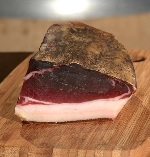 Prisuttu prosciutto corso - Salumeria Casa Serena - Cauro, Corsica