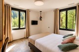 Walk-in shower - Renovated rooms at Auberge de la Restonica