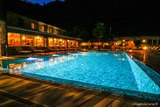 Pool bei Nacht