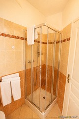 Shower and bathroom of room 6 - Au Bon Clocher Hotel in Canari