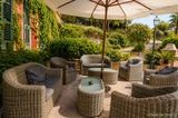 Außenlounge und Garten des Vieux Moulin - Entspannungsbereich in Centuri