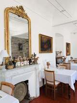 Speisesaal des Restaurants Le Vieux Moulin - Korsische Küche und lokale Fischerei in Centuri