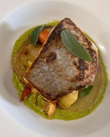Gegrillter Petersfisch im Restaurant Le Vieux Moulin - Fisch aus lokalem Fang