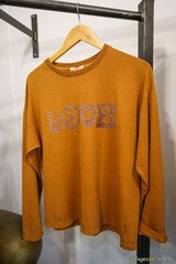 Love Sweater Corsica clothes