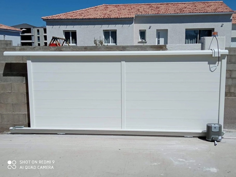 Volets roulants, Portes & Stores A.I.P Menuiserie & Store - Bâtiment & Habitat - Corse