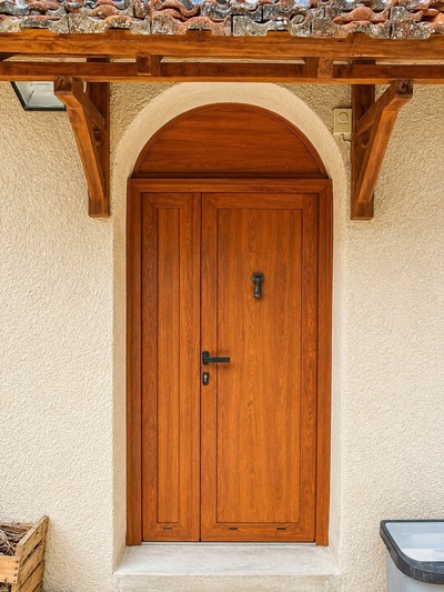 Porte d'entrée imitation bois - Menuiserie extérieure AIP à Vescovato