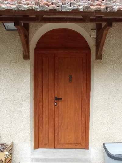 Porte entree bois traditionnelle aip vescovato
