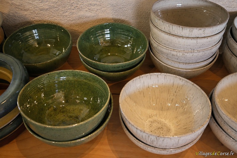 Bols artisanaux en grès - Poterie de Corbara