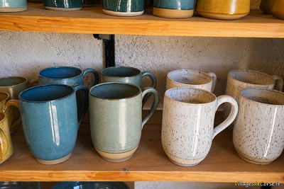 Grandes tasses en grès - Poterie artisanale de Corbara