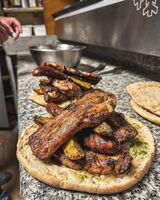 Grillades côtes plates au feu de bois