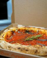 Pizza con acciughe