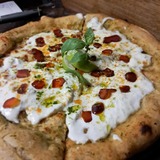 Pizza mit Bottarga und Mascarpone - A Bastella, Lucciana