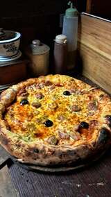 Pignatta-Pizza - Rezept mit korsischer Kalbswurst - A Bastella, Lucciana