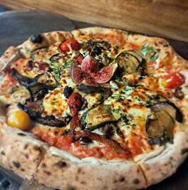 Vegetarische Pizza mit saisonalem Gemüse - A Bastella, Lucciana