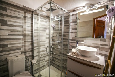 Douche salle de bain chambres d'hôtes - San Larenzu - Aullène, Corse