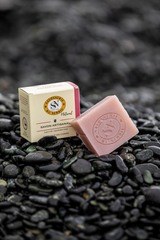 Artisanal fig and Corsican black pepper soap