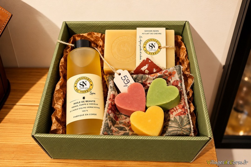 Cofanetto regalo di saponi e trattamenti corsi - Savonnerie du Nebbiu a Lucciana