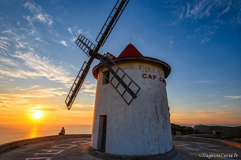 Moulin Mattei au crépuscule - Panorama du Cap Corse