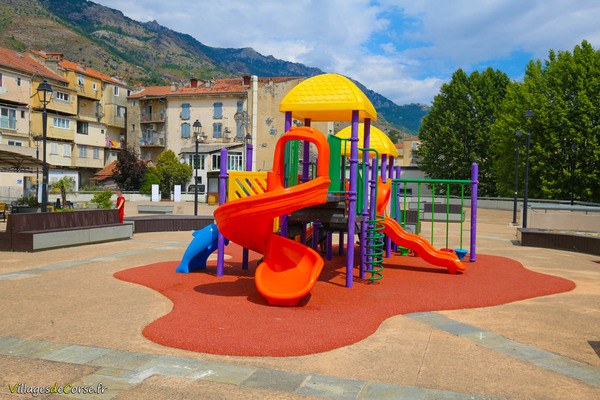 Aire de jeux : Aire de jeux de Corte, Corte - Corse