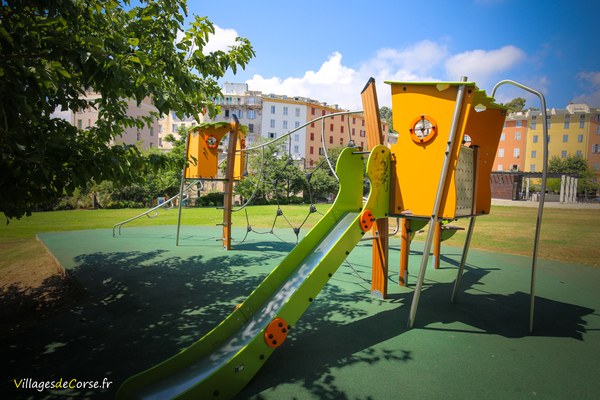 Aire de jeux : Parc de la Citadelle de Bastia , Bastia - Corse