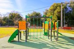 Jeux exterieur parc public corse