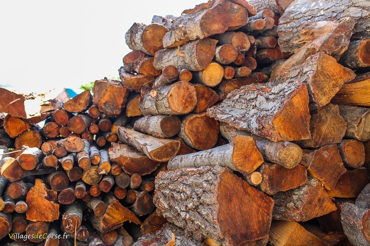 Bois de chauffage corse