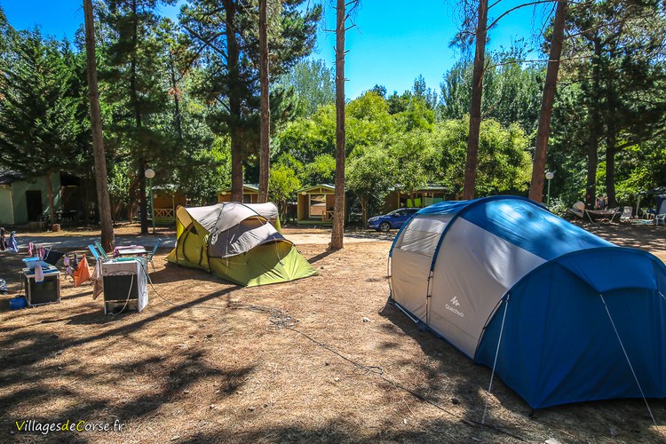 Tente de camping en Corse