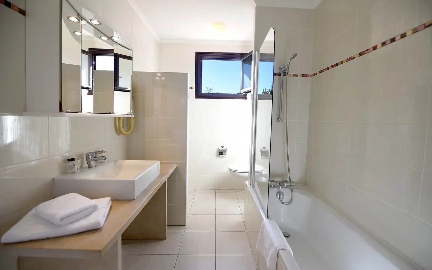 Salle de bain d'hôtel en Corse