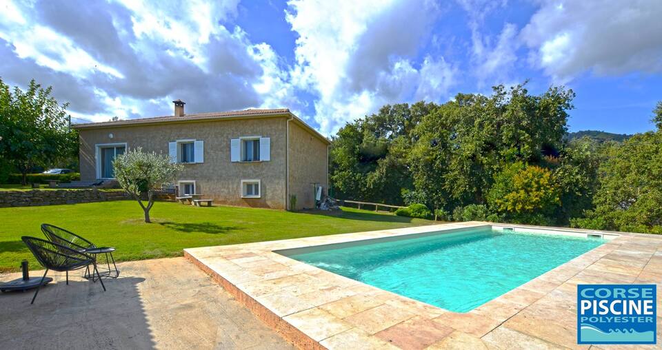 Piscine en coque - Corse