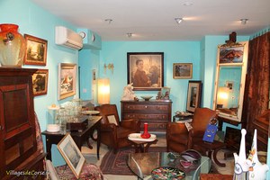 Antique dealer
